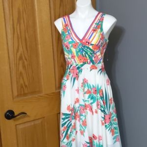 NWOT Vince Camuto Floral Handkerchief Hem Maxi
